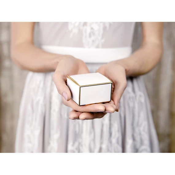 Dobozok fehér 6x3,5x5,5 cm S/10