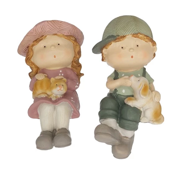 Gyerek fiú, lány cicával, kutyával ülő 10x8,5x15,5 cm 2 féle