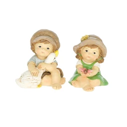 Gyerek fiú, lány kalapban, libával, pillangóval ülő 6,7x6x8 cm 2 féle