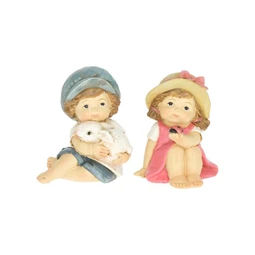 Gyerek fiú, lány kalapban, nyuszival, katicával ülő 6,4x5,4x7,8 cm 2 féle