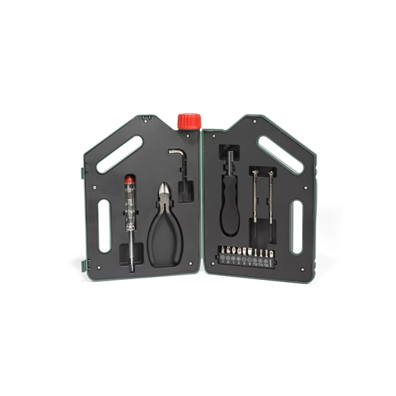 Szerszámkészlet motorolaj dobozban